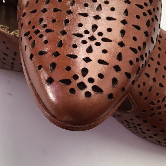 Trask New, Perforated Leather Loafer Flats 9-1/2 M - Picture 5 of 8